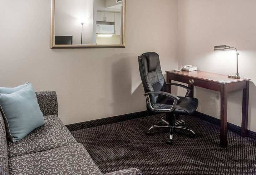 Hotel Quality Suites Lake Wright  | Norfolk | Virginia | United States 18