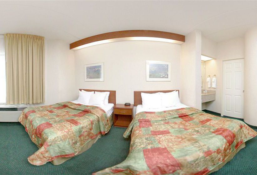 Hotel Quality Suites Lake Wright  | Norfolk | Virginia | United States 2