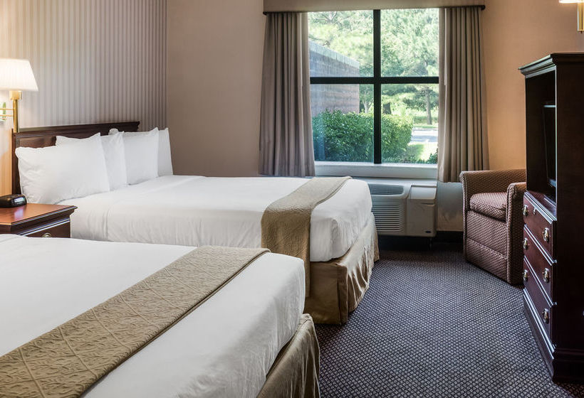 Hotel Quality Suites Lake Wright  | Norfolk | Virginia | United States 6