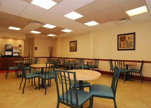 Hotel Econo Lodge Downtown Louisville  | Louisville | Kentucky | United States 13