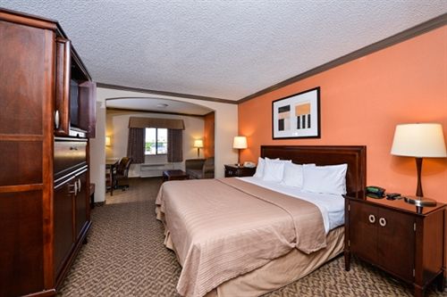 Hotel Quality Inn & Suites Beaumont  | Beaumont | Texas | United States 11