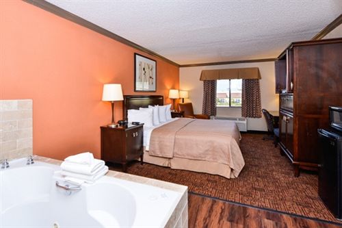Hotel Quality Inn & Suites Beaumont  | Beaumont | Texas | United States 12