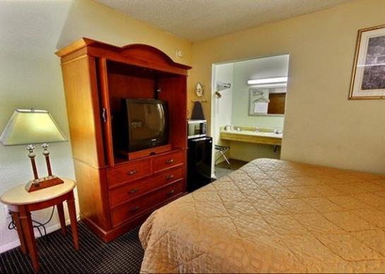 Hotel Econo Lodge Petersburg  | Petersburg | Virginia | United States 12