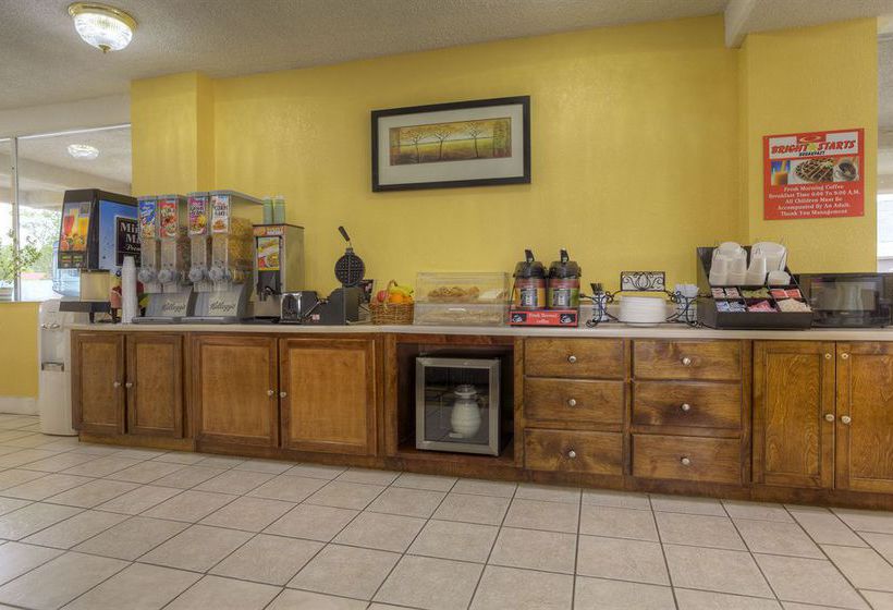 Hotel Econo Lodge Byron 