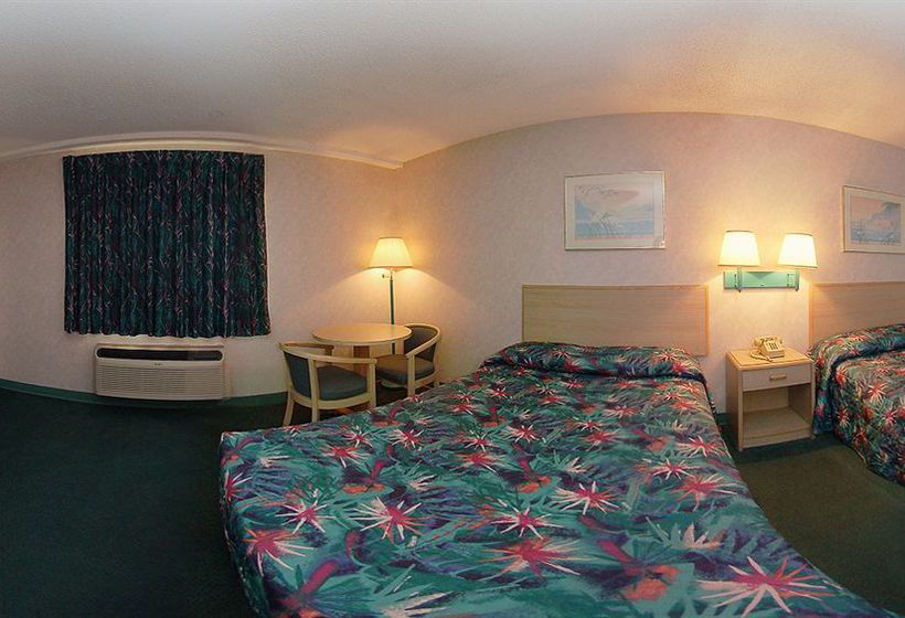 Hotel Econo Lodge Forsyth  | Forsyth | Georgia | United States 3