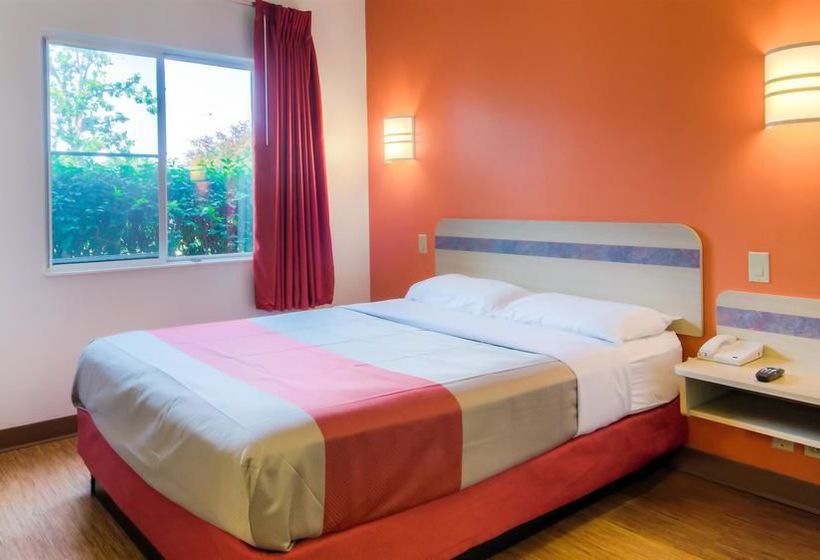 Motel 6 Phoenix Airport 24th Street  | Phoenix | Arizona | United States 13