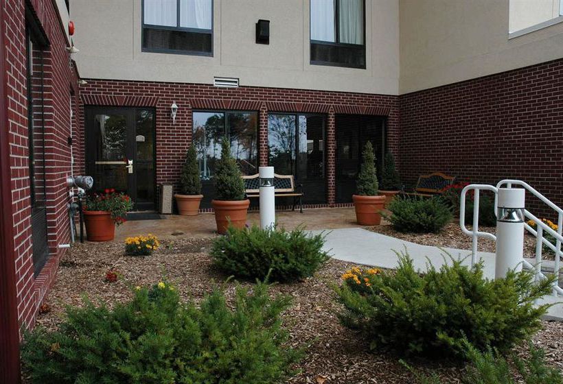 Hotel Holiday Inn Express Manchester Airport  | Manchester | New Hampshire | United States 5