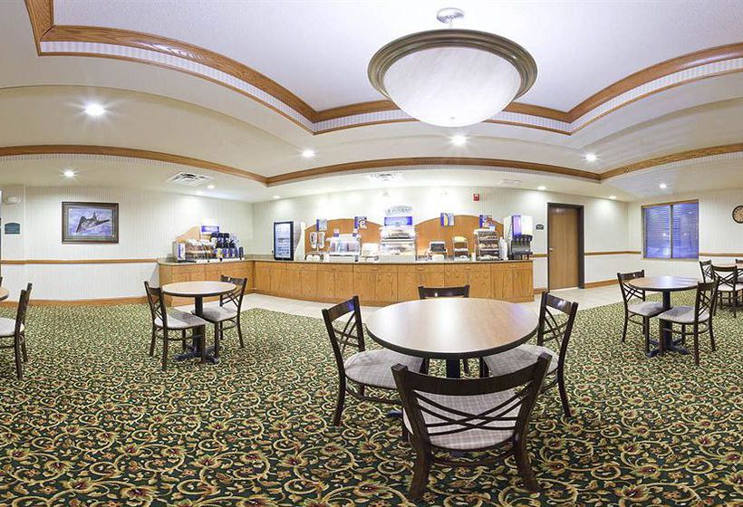 Holiday Inn Express Hotel & Suites Bellevue-Omaha Area  | Bellevue | Nebraska | Vereinigte Staaten 1