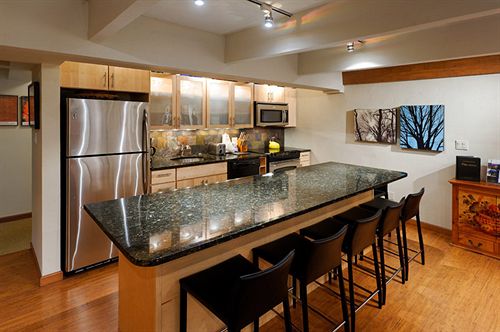 Hotel Chateau Chaumont Standard Condos  | Aspen | Colorado | United States 16