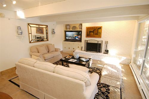 Hotel Chateau Chaumont Standard Condos  | Aspen | Colorado | United States 17