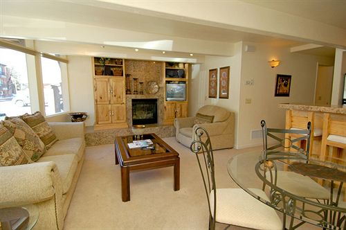 Hotel Chateau Chaumont Standard Condos  | Aspen | Colorado | United States 20