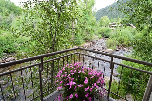 Hotel Chateau Chaumont Standard Condos  | Aspen | Colorado | United States 3