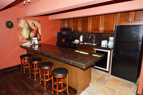 Hotel Chateau Chaumont Standard Condos  | Aspen | Colorado | United States 6