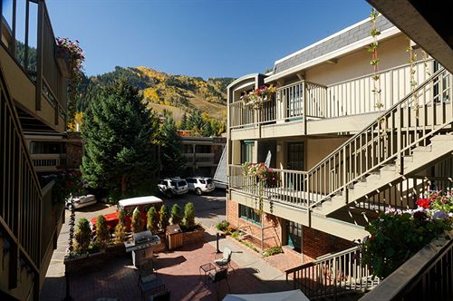 Hotel Chateau Chaumont Standard Condos  | Aspen | Colorado | United States 7