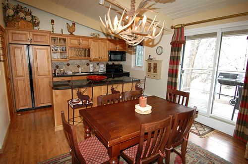 Hotel Chateau Chaumont Standard Condos  | Aspen | Colorado | United States 8