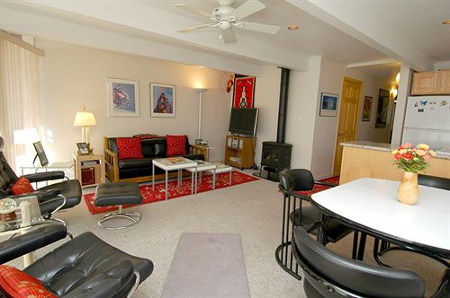 Hotel Chateau Chaumont Standard Condos  | Aspen | Colorado | United States 9