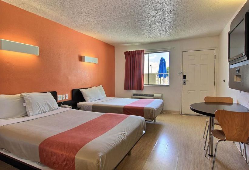 Motel 6 Austin Central - North   | Austin | Texas | United States 10