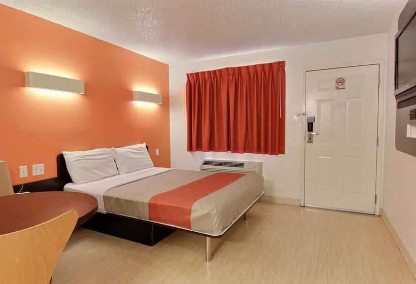 Motel 6 Austin Central - North   | Austin | Texas | United States 12