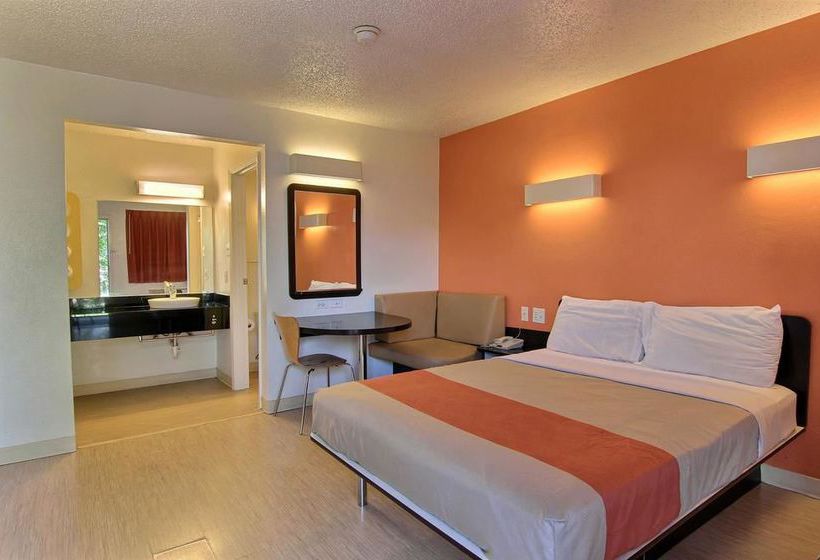 Motel 6 Austin Central - North   | Austin | Texas | United States 14
