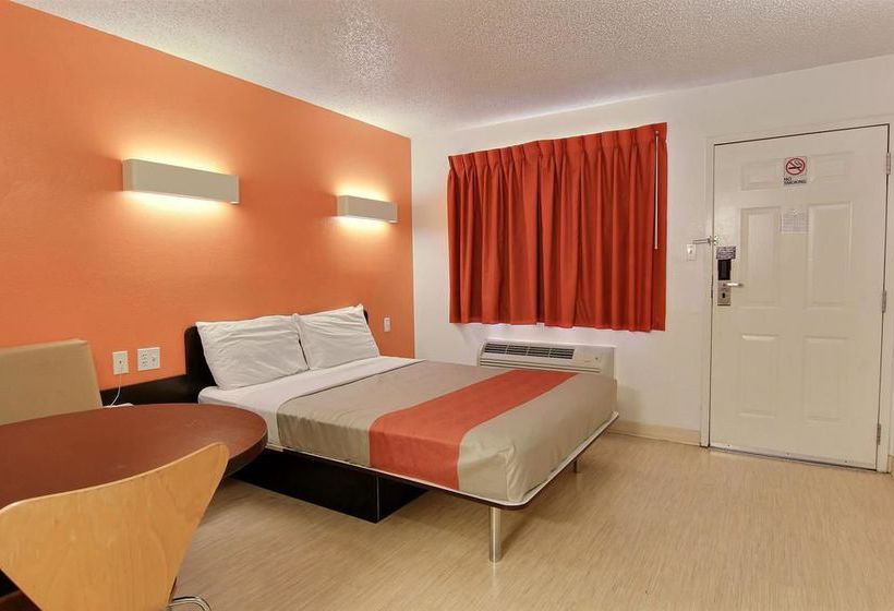 Motel 6 Austin Central - North   | Austin | Texas | United States 15