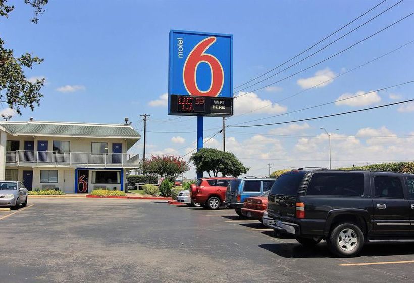 Motel 6 Austin Central - North   | Austin | Texas | United States 2