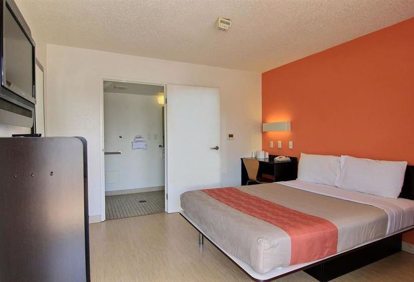 Motel 6 Austin Central - North   | Austin | Texas | United States 3