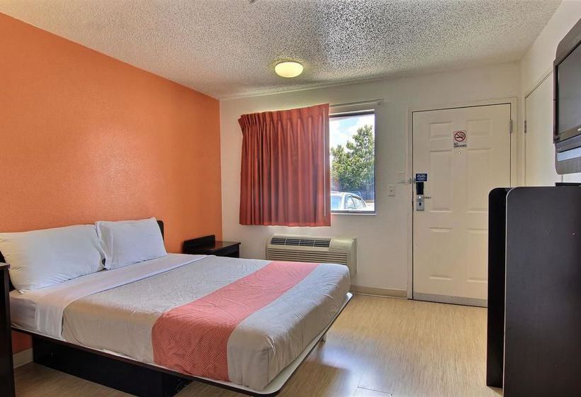 Motel 6 Austin Central - North   | Austin | Texas | United States 5