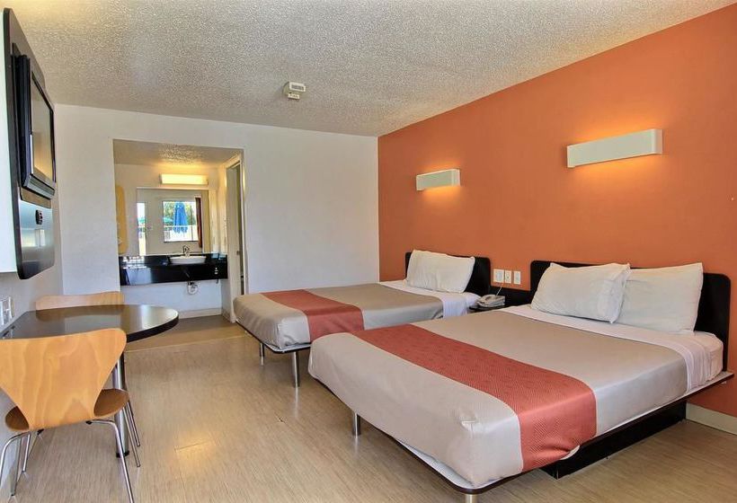 Motel 6 Austin Central - North   | Austin | Texas | United States 9