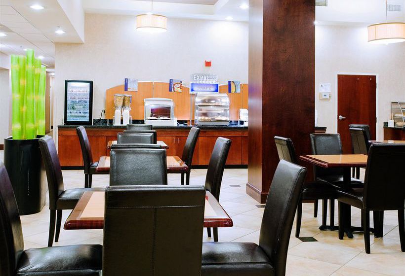Hotel Holiday Inn Express Charlotte Arrowood  | Charlotte | North Carolina | United States 11
