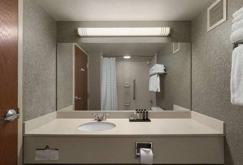 Hotel Embassy Suites Portland Airport  | Portland | Oregon | United States 16