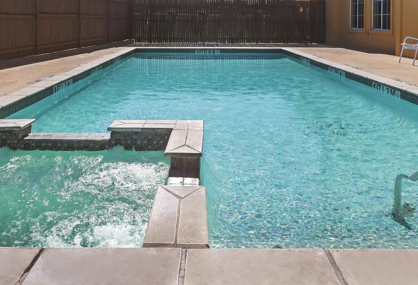 Hotel La Quinta Inn & Suites Paris  | Paris | Texas | United States 17