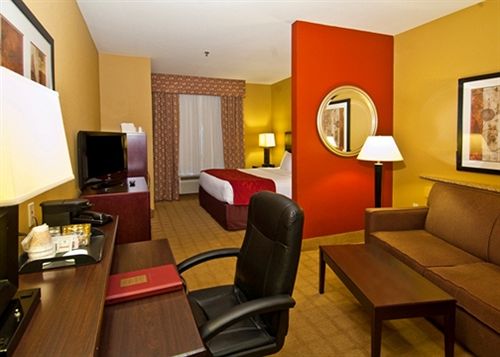 Hotel Comfort Suites Tupelo  | Tupelo | Mississippi | United States 11