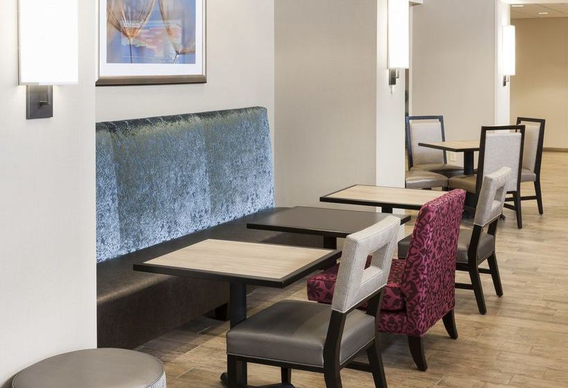 Hotel Hampton Inn & Suites Davenport  | Davenport | Iowa | United States 9