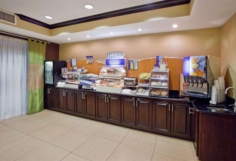 Hotel Holiday Inn Express Charlotte Concord I-85  | Concord | North Carolina | United States 17