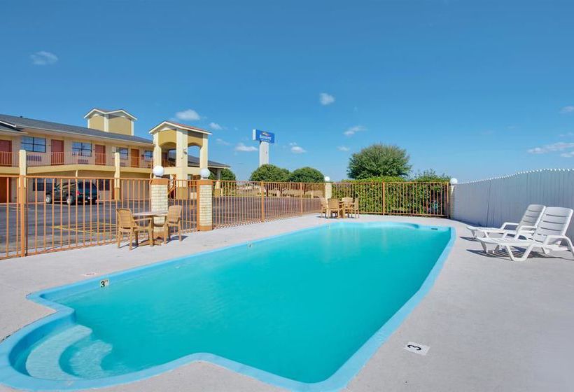 Hotel Baymont Inn & Suites Terrell  | Terrell | Texas | United States 5