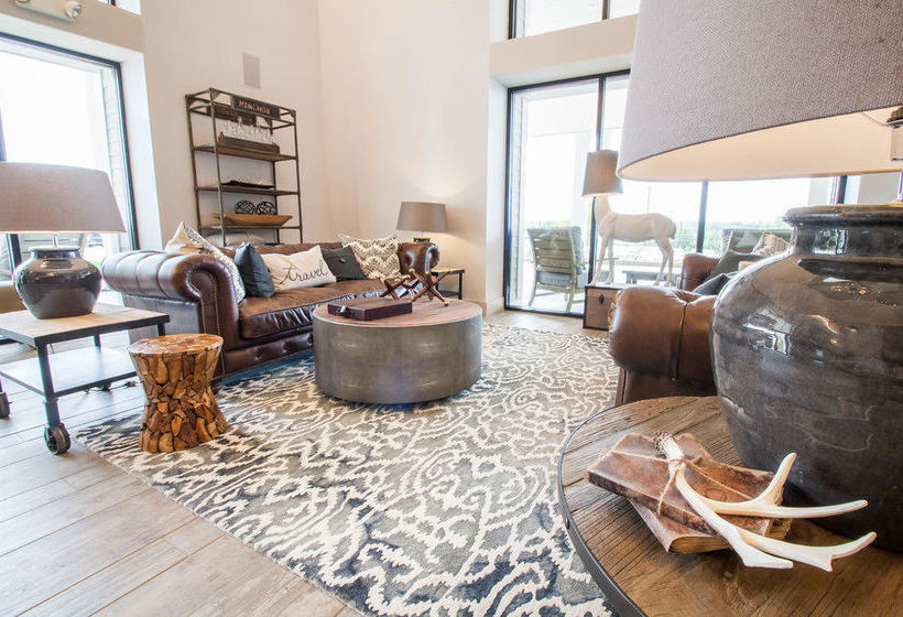 Hotel Renovo  | Urbandale | Iowa | United States