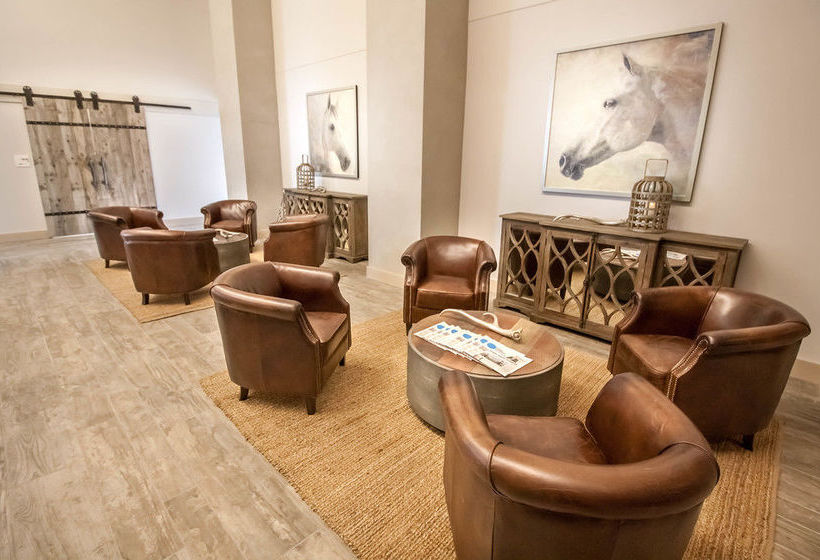 Hotel Renovo  | Urbandale | Iowa | United States 4