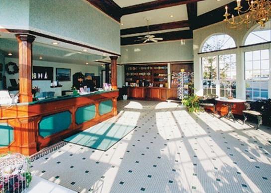 Clarion Hotel Beachfront