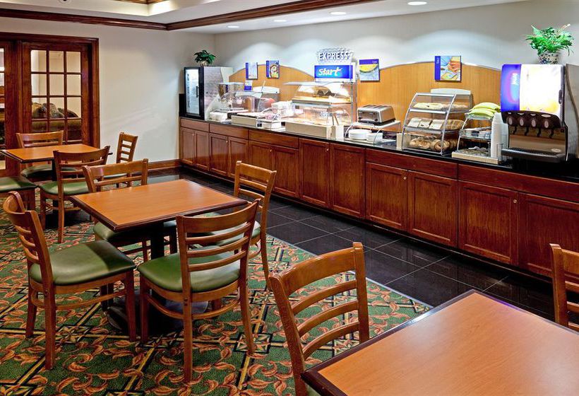 Hotel Holiday Inn Express Woodbridge  | Avenel | New Jersey | United States 9