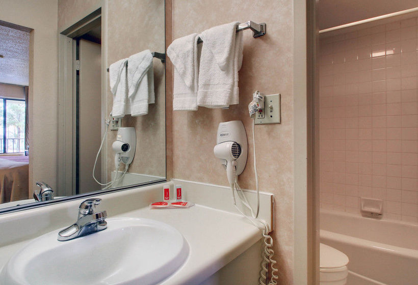 Hotel Econo Lodge North 