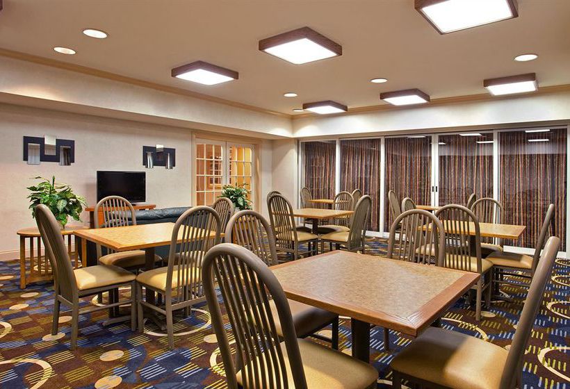 Hotel Holiday Inn Express St Joseph Michigan