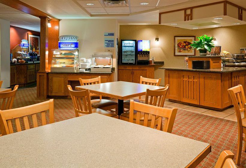 Hotel Holiday Inn Express Worthington  | Worthington | Minnesota | United States 2