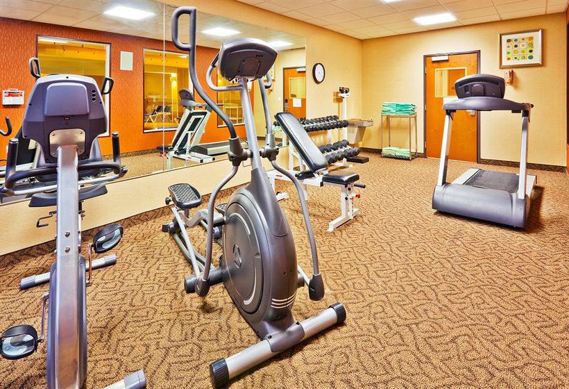 Holiday Inn Express Hotel & Suites Magee 