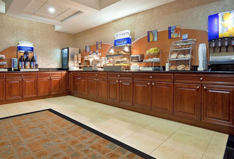 Hotel Holiday Inn Express North East (Erie I-90 Exit 41) 