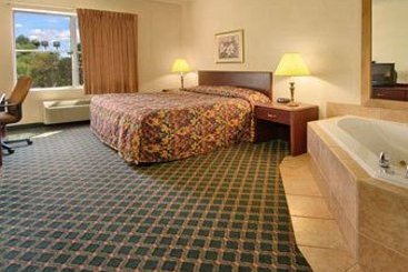 Hotel Baymont Inn & Suites Grand Rapids N Walker 