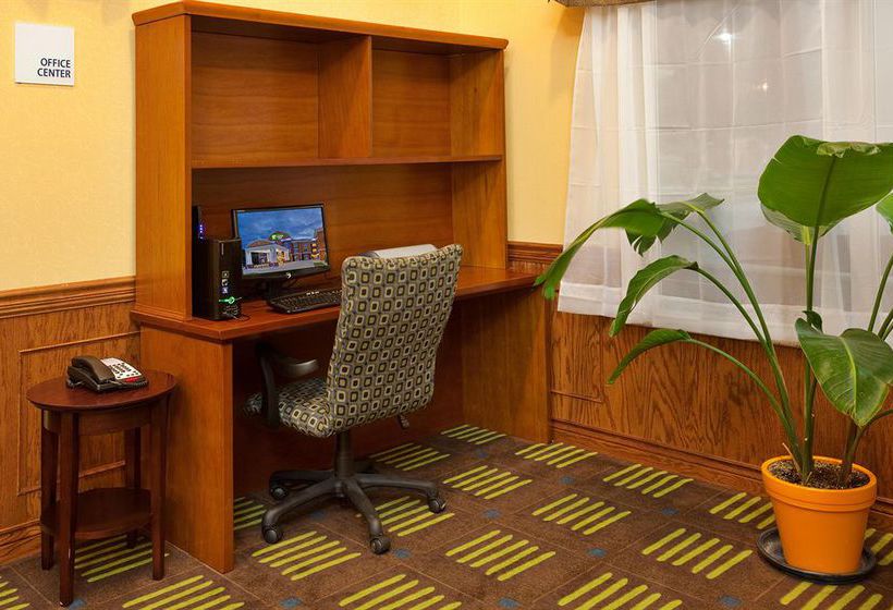 Holiday Inn Express Hotel & Suites Kansas City Sports Complex  | Kansas City | Missouri | United States 13