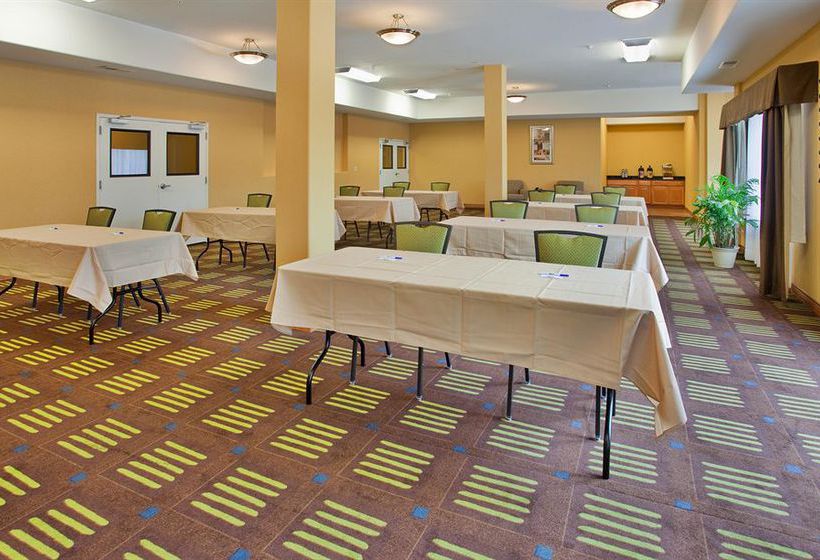 Holiday Inn Express Hotel & Suites Kansas City Sports Complex  | Kansas City | Missouri | United States 17
