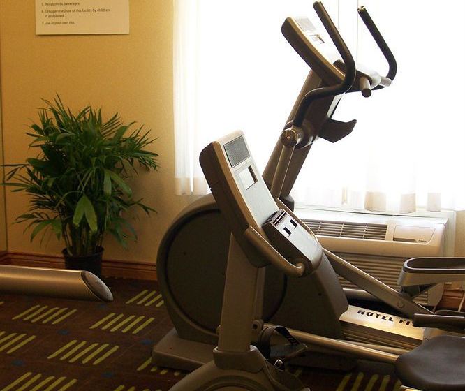 Holiday Inn Express Hotel & Suites Kansas City Sports Complex  | Kansas City | Missouri | United States 20