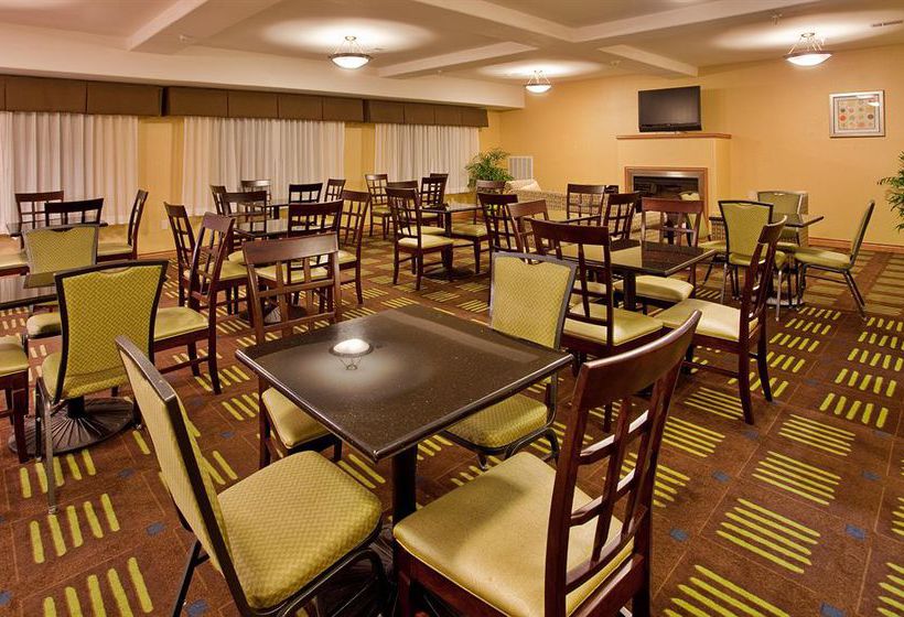 Holiday Inn Express Hotel & Suites Kansas City Sports Complex  | Kansas City | Missouri | United States 4