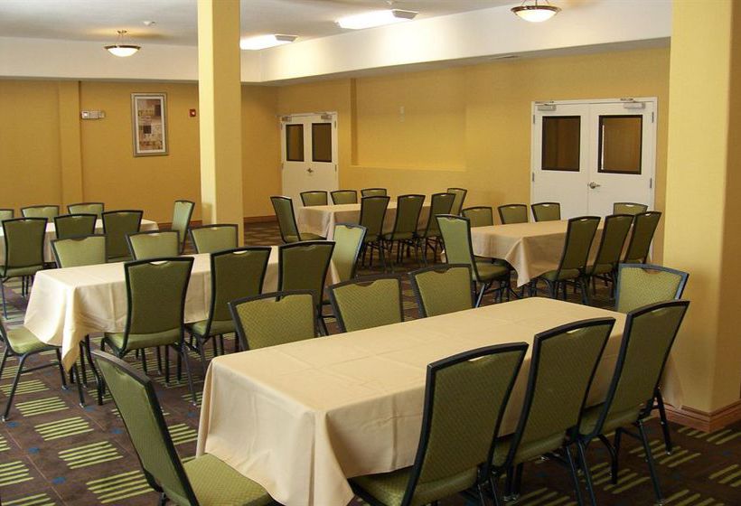 Holiday Inn Express Hotel & Suites Kansas City Sports Complex  | Kansas City | Missouri | United States 7